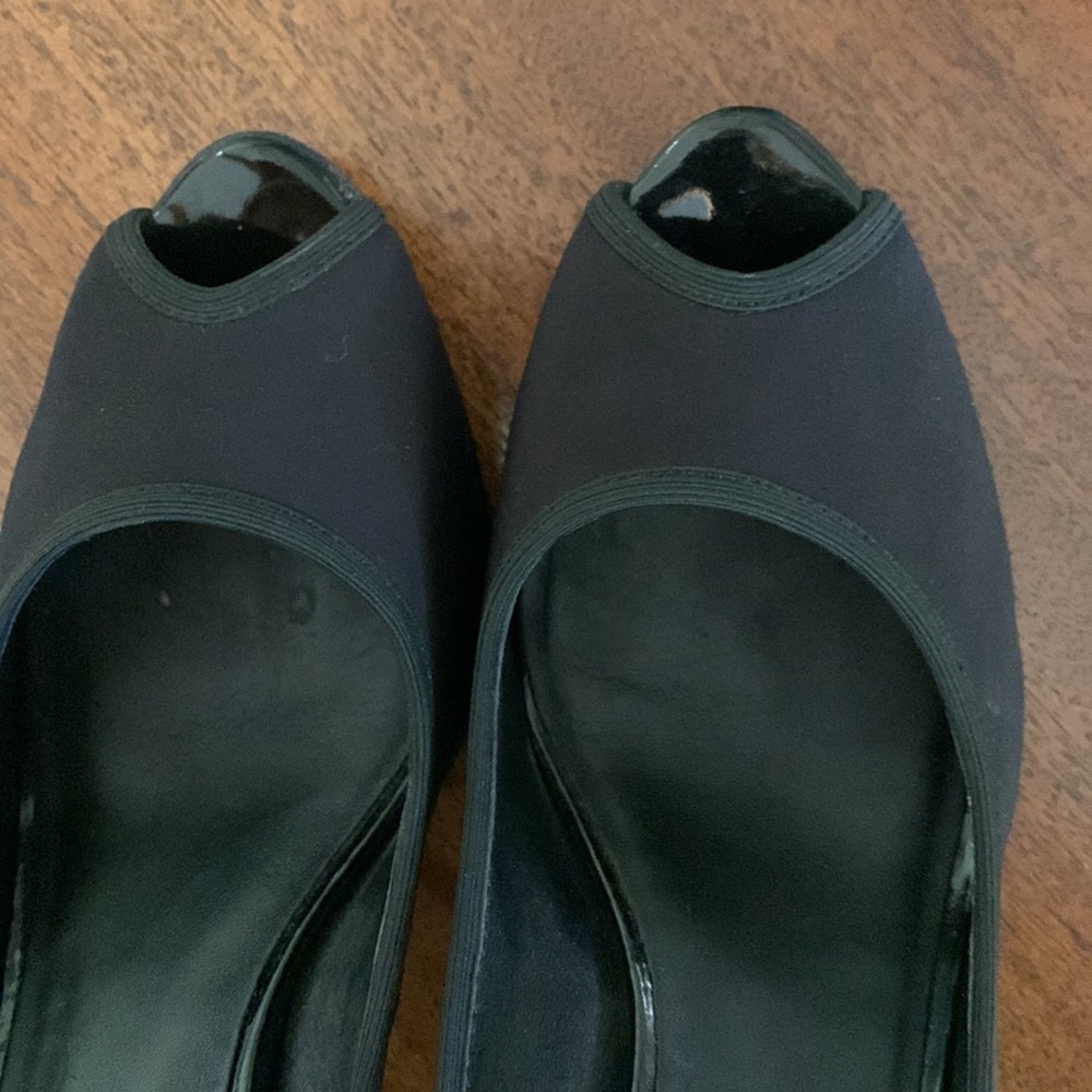 Donald J Pliner peep toe heels